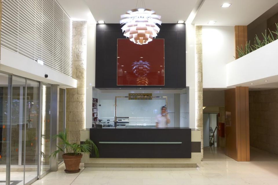 Esperia City Hotel (+23 Y.O. for unaccompanied guests)
